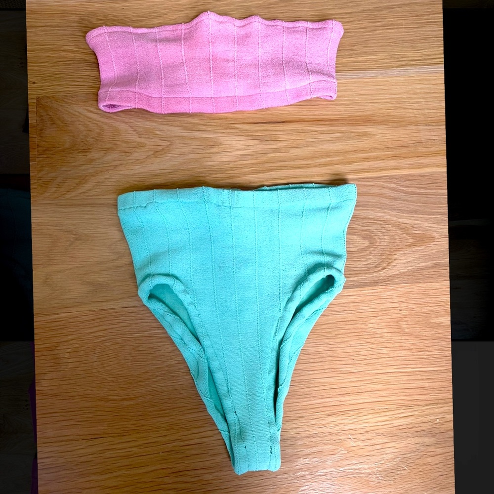 Hunza G never worn swimsuit! Like brand new. Tags are removed.